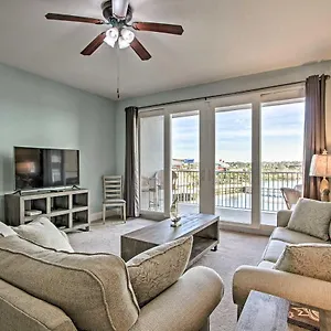 lakefront-retreat-w-pools-walk-to-beach.panamacity-beachhotels.com/