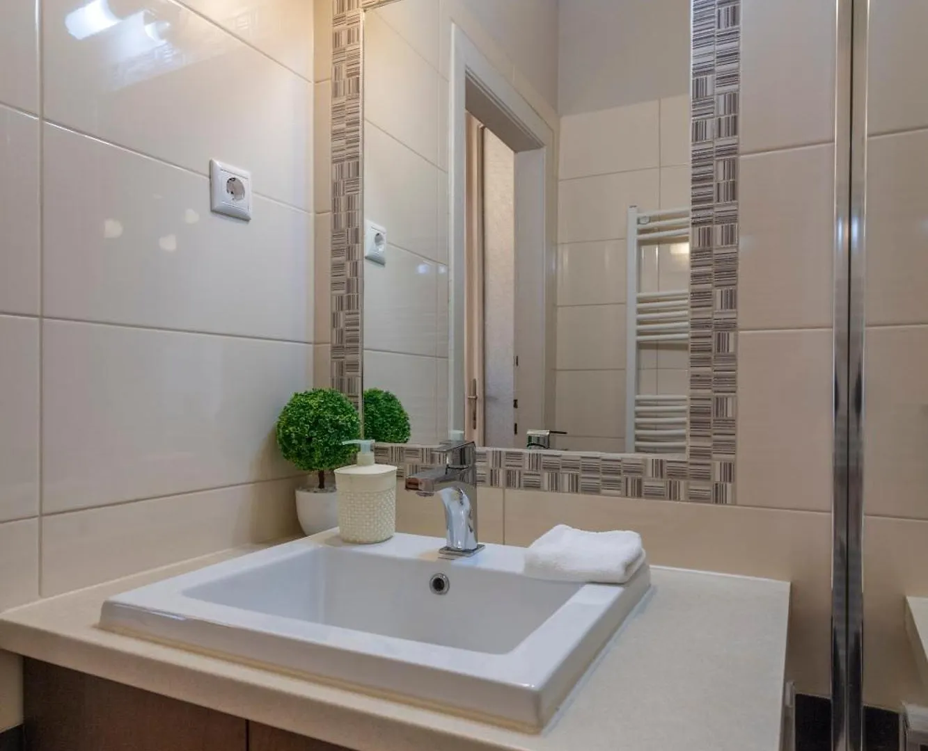 Be A Budapester Apartment